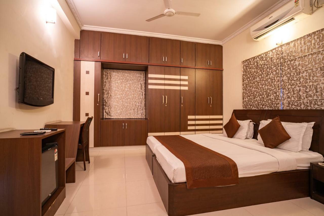 Blueberry Service Apartments Hyderabad Esterno foto